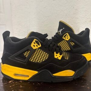 AIR JORDAN 4THUNDER  RETRO BLACK/YELLOW